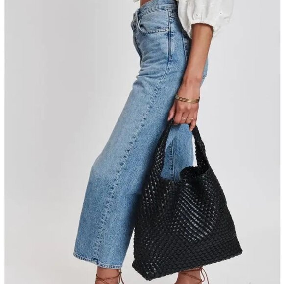 Elegant Hand Woven Vegan Leather Hobo Bag with Clutch - Large Capacity Design - Picture 2 of 7